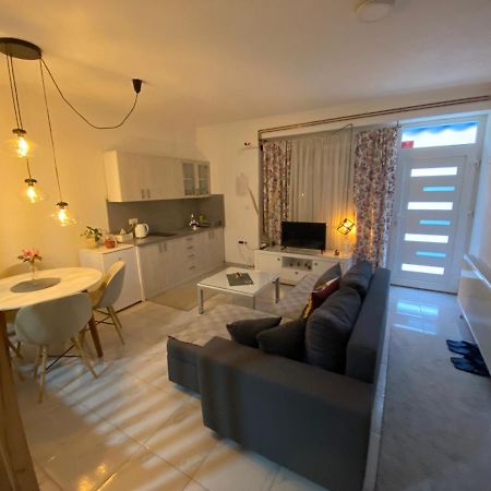 Ferienwohnung Deluxe Tuzla Exterior foto