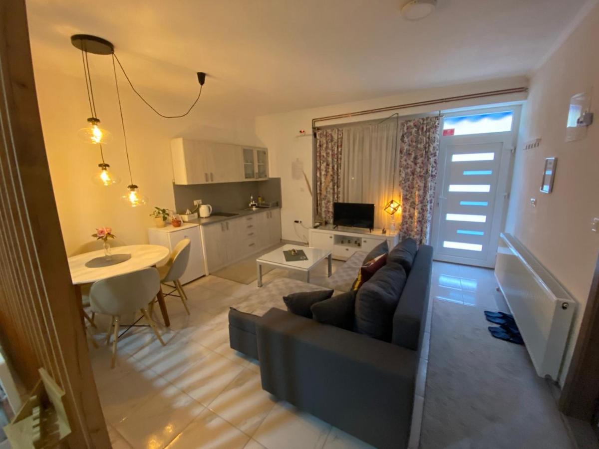 Ferienwohnung Deluxe Tuzla Exterior foto